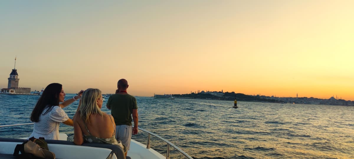 Bosphorus Sightseeing Cruise on a Luxury Yacht