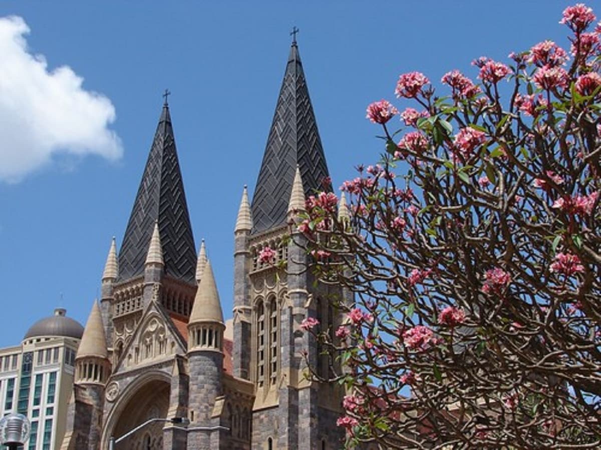 Grand Brisbane Tour from the Gold Coast