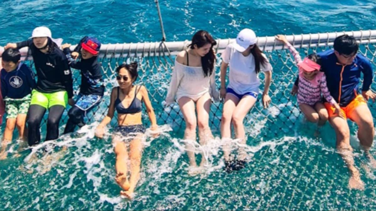 Port Stephens Tour with 4WD Ride and Sandboarding from Sydney