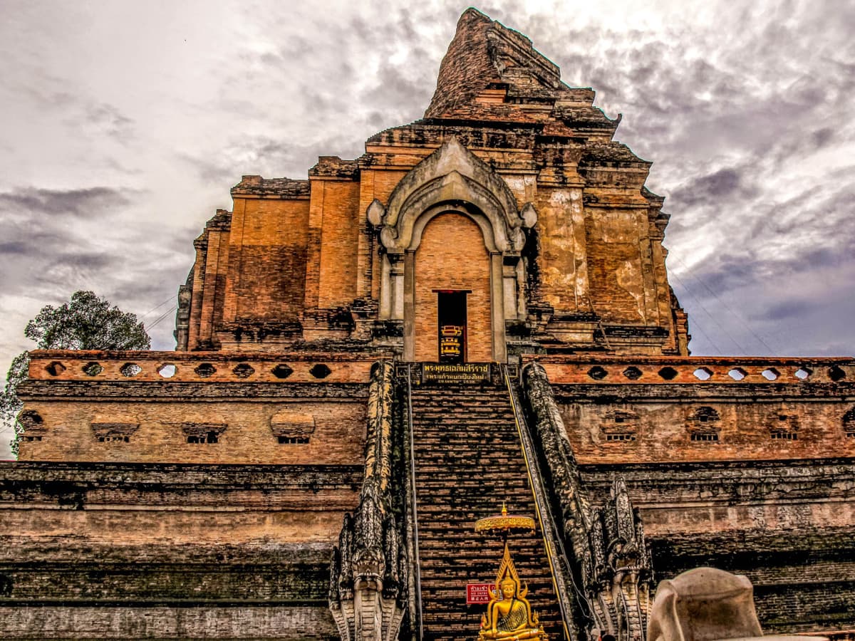 Chiang Mai Old City and Temples Walking Tour