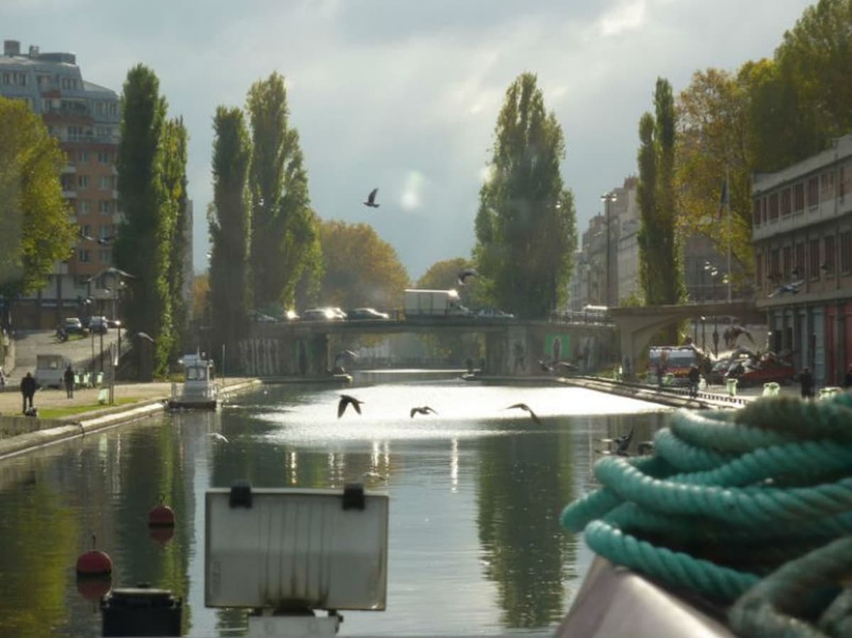 Canal Saint-Martin Cruise