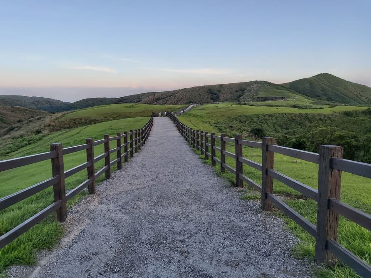 Beitou and Yangmingshan National Park Full-Day Tour from Taipei