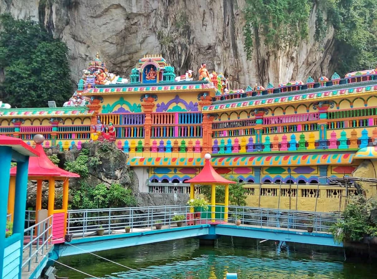 Batu Caves and Kuala Lumpur Countryside Tour