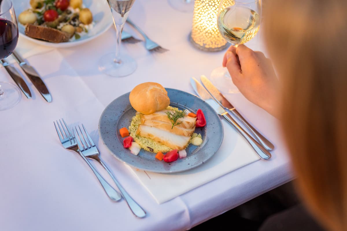 Amsterdam Canal Cruise with 4-Course Dinner
