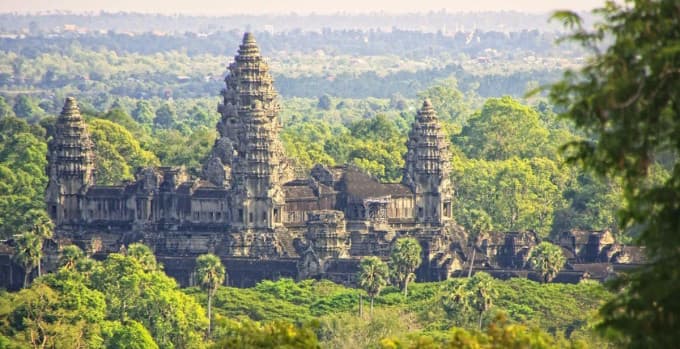 Angkor Wat and Siem Reap Temples Tour